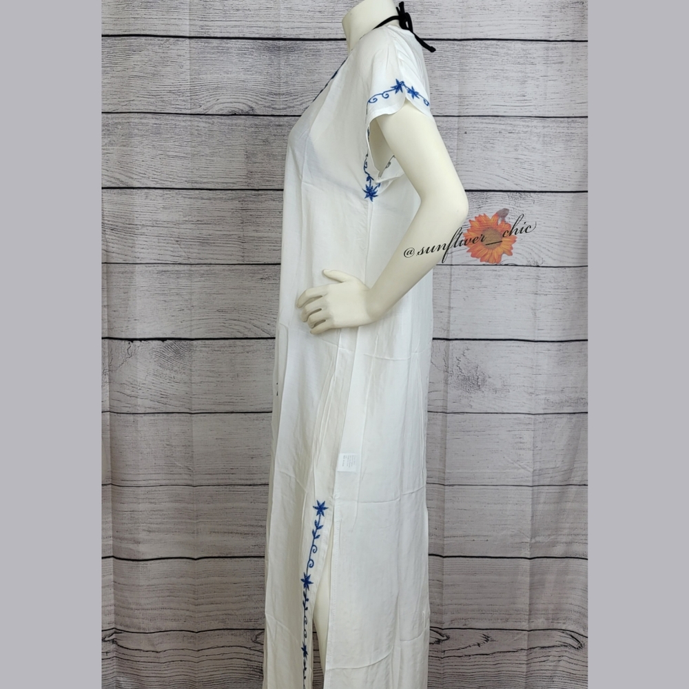 ONE LEFT [NEW] Embroidered Beach Cover-up - Picture 11 of 15
